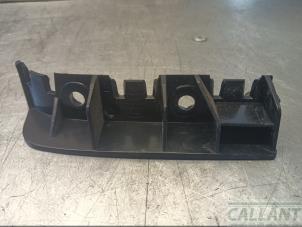 Gebruikte Bumpersteun links-achter Landrover Range Rover Sport (LW) 3.0 D250 MHEV Prijs € 12,10 Inclusief btw aangeboden door Garage Callant