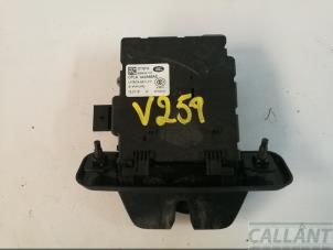 Gebruikte Slotmechaniek Kofferdeksel Jaguar F-Pace 2.0 D 180 16V AWD Prijs € 60,50 Inclusief btw aangeboden door Garage Callant