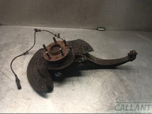 Gebruikte Fusee links-voor Jaguar XJ (X350) R 4.2 V8 32V Prijs € 332,75 Inclusief btw aangeboden door Garage Callant