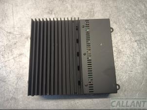 Gebruikte Radio versterker Jaguar XJ (X350) R 4.2 V8 32V Prijs € 514,25 Inclusief btw aangeboden door Garage Callant