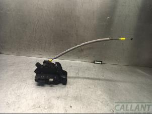 Gebruikte Deurslot Mechaniek 4Deurs links-voor Jaguar XJ (X350) R 4.2 V8 32V Prijs € 121,00 Inclusief btw aangeboden door Garage Callant