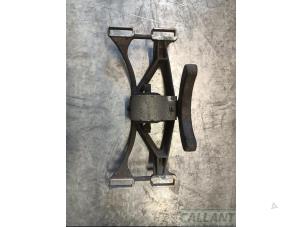 Gebruikte Versnellingsbak Steun Jaguar XJ (X350) R 4.2 V8 32V Prijs € 102,85 Inclusief btw aangeboden door Garage Callant