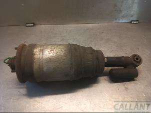 Gebruikte Schokdemper links-achter Landrover Range Rover Sport (LS) 3.6 TDV8 32V Prijs € 272,25 Inclusief btw aangeboden door Garage Callant