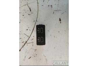 Gebruikte AUX/USB aansluiting BMW X1 (F48) xDrive 25e 1.5 12V TwinPower Turbo Prijs € 24,20 Inclusief btw aangeboden door Garage Callant