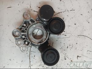 Gebruikte Spanner multiriem Landrover Defender II 3.0 D200 MHEV Prijs € 102,85 Inclusief btw aangeboden door Garage Callant