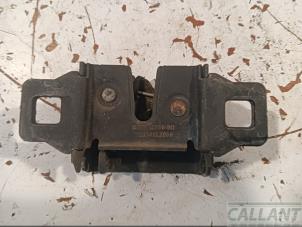 Gebruikte Slotmechaniek Motorkap Jaguar XE 2.0 240 Turbo 16V Prijs € 18,15 Inclusief btw aangeboden door Garage Callant