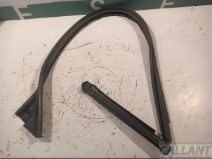 Gebruikte Deurrubber 2Deurs rechts Jaguar F-type 2.0 Turbo 16V Prijs € 114,95 Inclusief btw aangeboden door Garage Callant