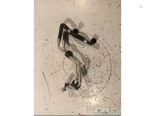 Gebruikte Leiding (diversen) Landrover Defender II 3.0 D200 MHEV Prijs € 72,60 Inclusief btw aangeboden door Garage Callant