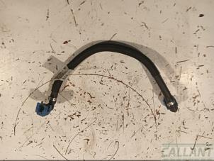 Gebruikte Brandstofleiding Landrover Defender II 3.0 D200 MHEV Prijs € 30,25 Inclusief btw aangeboden door Garage Callant