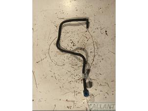 Gebruikte Brandstofleiding Landrover Defender II 3.0 D200 MHEV Prijs € 24,20 Inclusief btw aangeboden door Garage Callant