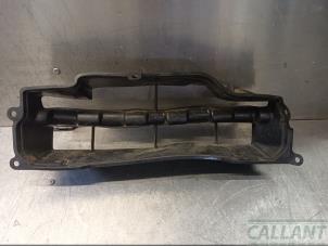 Gebruikte Luchtgeleider Mitsubishi Outlander (GF/GG) 2.4 16V PHEV 4x4 Prijs € 24,20 Inclusief btw aangeboden door Garage Callant