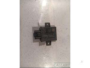 Gebruikte Brandstofpomp module Landrover Defender II 3.0 D200 MHEV Prijs € 66,55 Inclusief btw aangeboden door Garage Callant