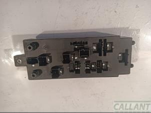 Gebruikte Zekeringkast Landrover Defender II 3.0 D200 MHEV Prijs € 151,25 Inclusief btw aangeboden door Garage Callant