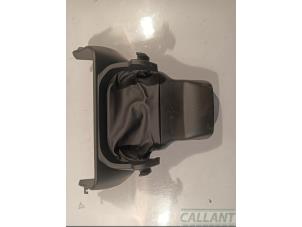 Gebruikte Dashboard sierlijst Landrover Defender II 3.0 D200 MHEV Prijs € 133,10 Inclusief btw aangeboden door Garage Callant