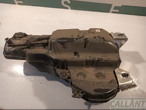 Gebruikte Adblue tank Landrover Defender II 3.0 D200 MHEV Prijs € 423,50 Inclusief btw aangeboden door Garage Callant