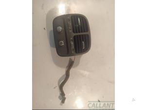 Gebruikte Luchtrooster achter Jaguar XJ (X350) 2.7d V6 24V Prijs € 60,50 Inclusief btw aangeboden door Garage Callant