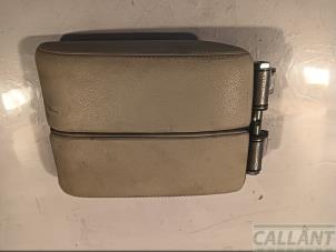 Gebruikte Armleuning Landrover Velar Prijs € 223,85 Inclusief btw aangeboden door Garage Callant