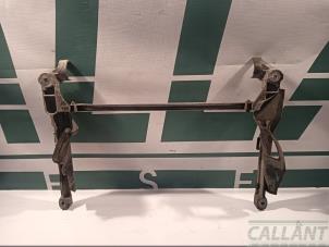 Gebruikte Steun (diversen) Jaguar XJ (X350) 2.7d V6 24V Prijs € 139,15 Inclusief btw aangeboden door Garage Callant