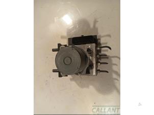 Gebruikte ABS Pomp Jaguar XF (CC9) 3.0 S D V6 24V Prijs € 272,25 Inclusief btw aangeboden door Garage Callant