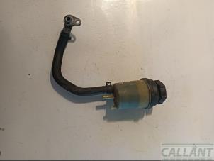 Gebruikte Servo Oliereservoir Landrover Freelander II 2.2 td4 16V Prijs € 18,15 Inclusief btw aangeboden door Garage Callant