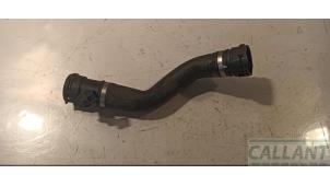 Gebruikte Koelwaterslang Landrover Discovery Sport (LC) 1.5 P300e 12V AWD Prijs € 30,25 Inclusief btw aangeboden door Garage Callant