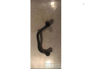 Gebruikte Waterpijp Landrover Discovery Sport (LC) 1.5 P300e 12V AWD Prijs € 24,20 Inclusief btw aangeboden door Garage Callant