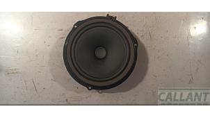 Gebruikte Speaker Landrover Discovery Sport (LC) 1.5 P300e 12V AWD Prijs € 30,25 Inclusief btw aangeboden door Garage Callant