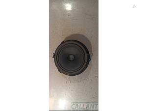 Gebruikte Speaker Landrover Discovery Sport (LC) 1.5 P300e 12V AWD Prijs € 30,25 Inclusief btw aangeboden door Garage Callant