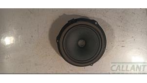 Gebruikte Speaker Landrover Discovery Sport (LC) 1.5 P300e 12V AWD Prijs € 30,25 Inclusief btw aangeboden door Garage Callant