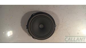 Gebruikte Speaker Landrover Discovery Sport (LC) 1.5 P300e 12V AWD Prijs € 30,25 Inclusief btw aangeboden door Garage Callant