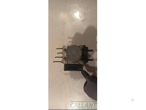 Gebruikte ABS Pomp Landrover Range Rover III (LM) 3.6 TDV8 32V Prijs € 242,00 Inclusief btw aangeboden door Garage Callant