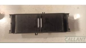 Gebruikte Bekerhouder Landrover Range Rover III (LM) 3.6 TDV8 32V Prijs € 114,95 Inclusief btw aangeboden door Garage Callant