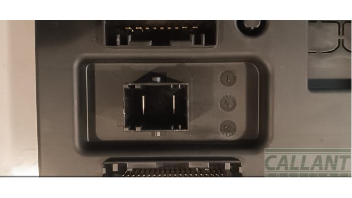 Computer Body Control van een Land Rover Discovery Sport (LC) 1.5 P300e 12V AWD 2020