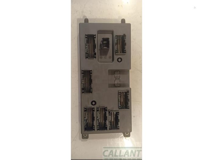 Computer Body Control van een Land Rover Discovery Sport (LC) 1.5 P300e 12V AWD 2020