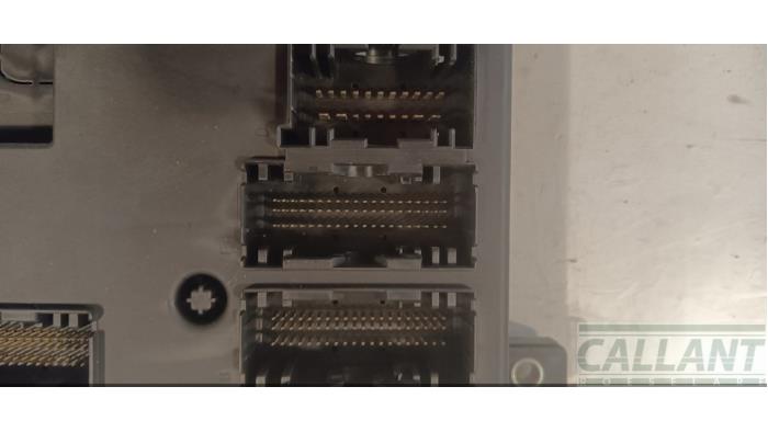 Computer Body Control van een Land Rover Discovery Sport (LC) 1.5 P300e 12V AWD 2020