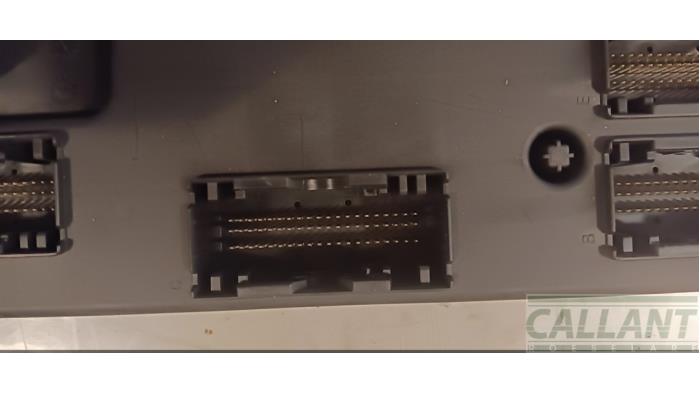 Computer Body Control van een Land Rover Discovery Sport (LC) 1.5 P300e 12V AWD 2020