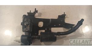 Gebruikte Brandstofpomp module Landrover Discovery Sport (LC) 1.5 P300e 12V AWD Prijs € 133,10 Inclusief btw aangeboden door Garage Callant