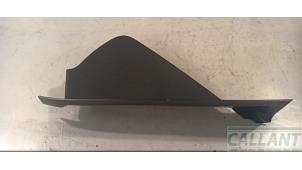 Gebruikte Dashboard deel Landrover Discovery Sport (LC) 1.5 P300e 12V AWD Prijs € 24,20 Inclusief btw aangeboden door Garage Callant