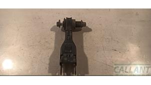 Gebruikte Triangel rechts-achter Landrover Discovery Sport (LC) 1.5 P300e 12V AWD Prijs € 60,50 Inclusief btw aangeboden door Garage Callant