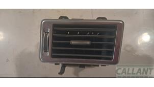 Gebruikte Luchtrooster Dashboard Landrover Discovery Sport (LC) 2.0 TD4 180 16V Prijs € 30,25 Inclusief btw aangeboden door Garage Callant