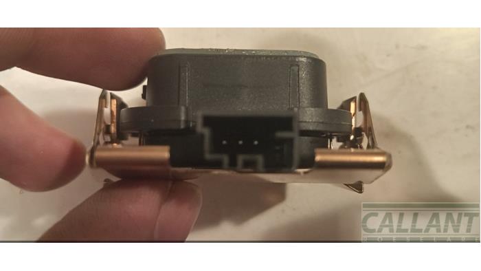 Regensensor van een Land Rover Discovery Sport (LC) 2.0 TD4 180 16V 2016