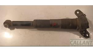 Gebruikte Schokdemper links-achter Landrover Discovery Sport (LC) 2.0 TD4 180 16V Prijs € 60,50 Inclusief btw aangeboden door Garage Callant