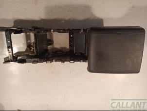 Gebruikte Middenconsoles Landrover Discovery Sport (LC) 2.0 TD4 180 16V Prijs € 151,25 Inclusief btw aangeboden door Garage Callant