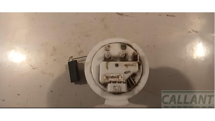 Gebruikte Tank element Pomp Dacia Sandero II 0.9 TCE 90 12V Prijs € 60,50 Inclusief btw aangeboden door Garage Callant