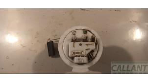 Gebruikte Tank element Pomp Dacia Sandero II 0.9 TCE 90 12V Prijs € 60,50 Inclusief btw aangeboden door Garage Callant