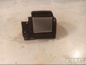 Gebruikte Luchtrooster Dashboard Jaguar XF (X260) 2.0d 180 16V Prijs € 90,75 Inclusief btw aangeboden door Garage Callant