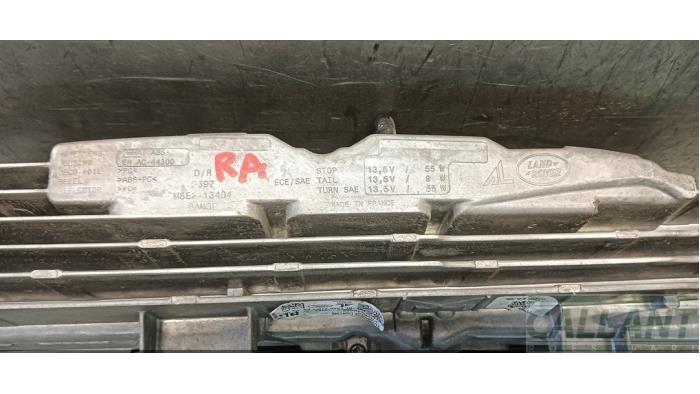 Achterlicht rechts van een Land Rover Range Rover V (LK) 3.0 V6 P510e 2022