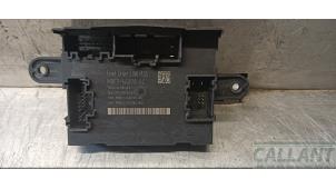 Gebruikte Deur module Landrover Range Rover V (LK) 3.0 V6 P510e Prijs € 139,15 Inclusief btw aangeboden door Garage Callant