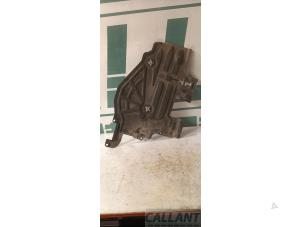 Gebruikte Beschermplaat bodem Volvo V60 II (ZW) 2.0 T6 16V Twin Engine Prijs € 30,25 Inclusief btw aangeboden door Garage Callant