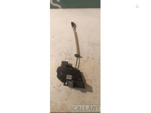 Gebruikte Deurslot Mechaniek 4Deurs links-achter Landrover Range Rover Sport (LS) 2.7 TDV6 24V Prijs € 78,65 Inclusief btw aangeboden door Garage Callant